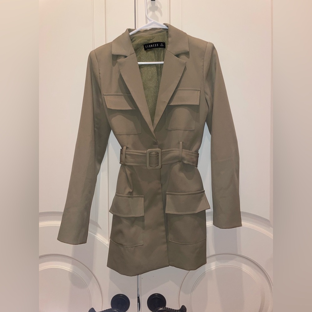 Lioness Steinway v neck blazer mini dress with tie in sage green - Picture 5 of 7